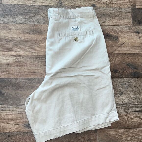 Old college in pleated khaki shorts size 34 - Picture 1 of 4